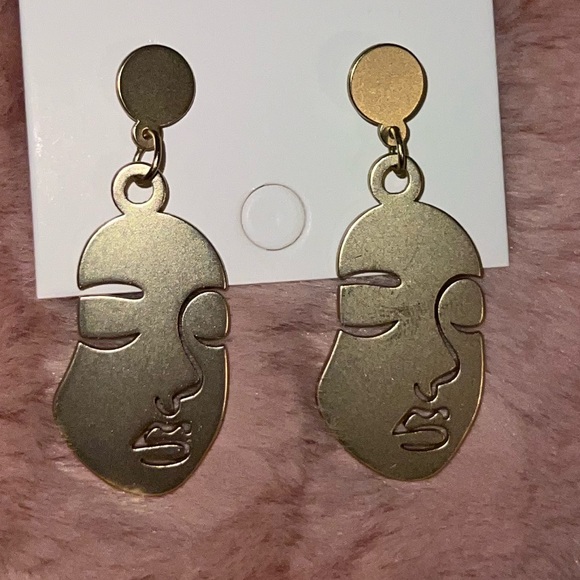 Jewelry - NWOT matte brass abstract face earrings